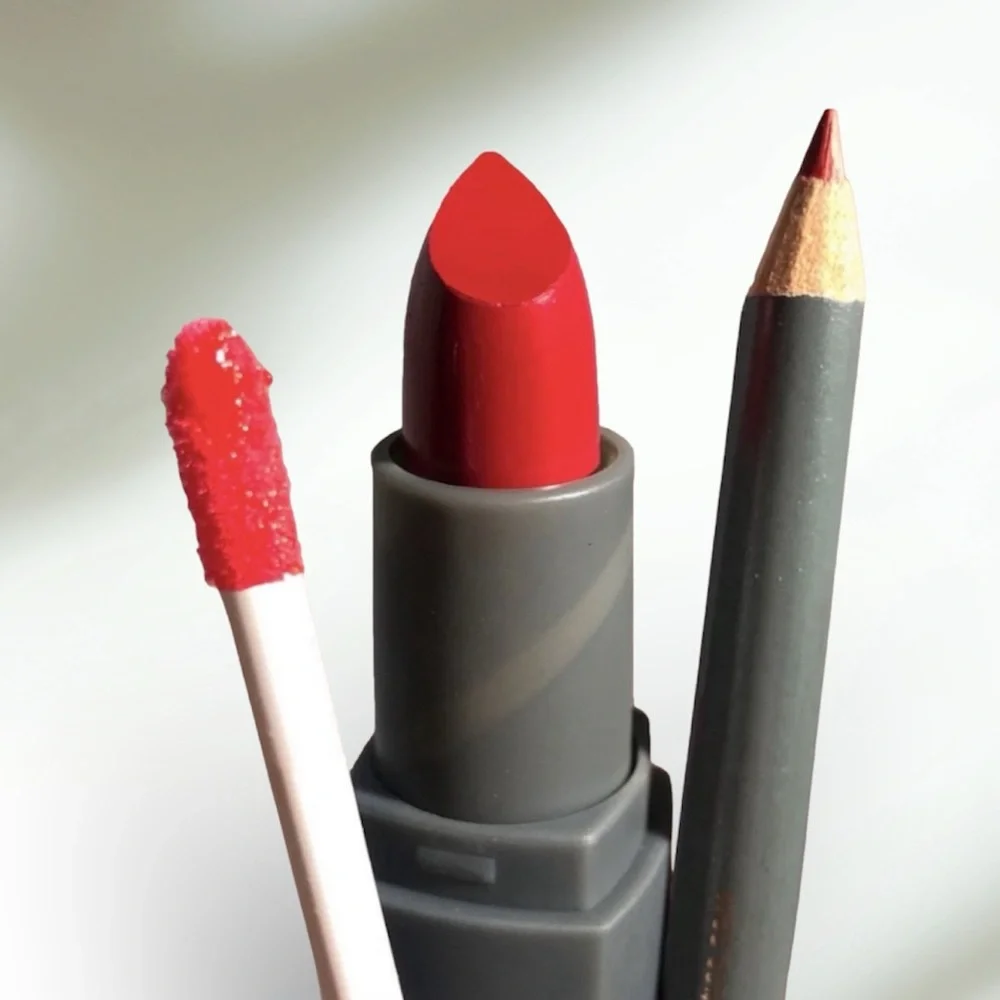 4pc KAB COSMETICS Cherry Pie Lip kit  with Liner Gloss Cream Lipstick &Sharpener